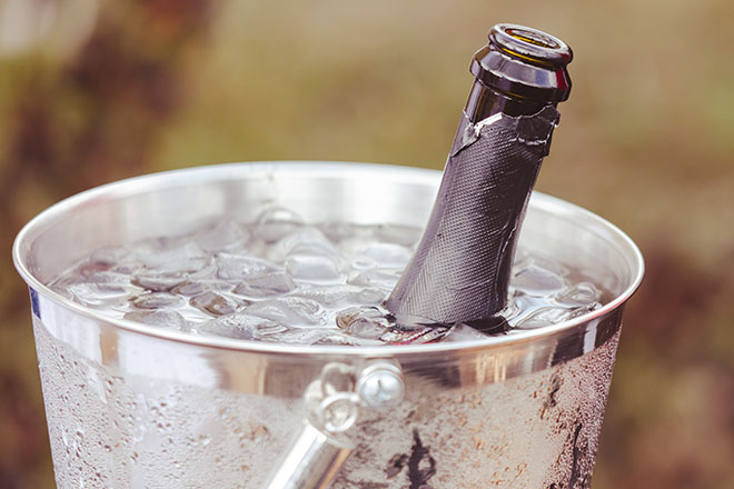 W jakiej temperaturze podawać wino?